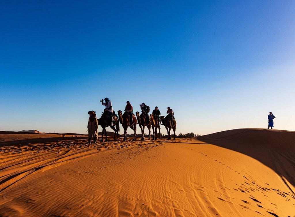 Balade-en-chameau-dans-le-desert-du-maroc-Zagora-1